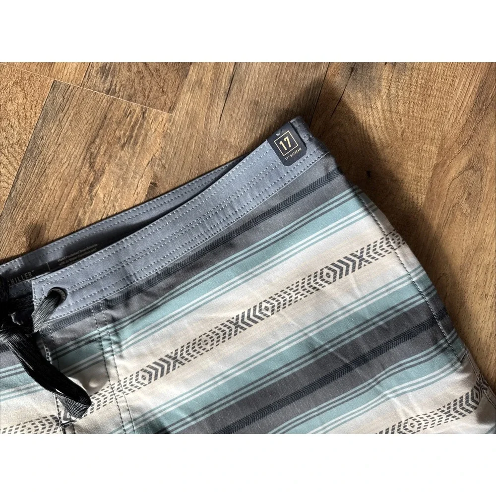 Roark Mens Chiller Boardshorts swim trunks Size‎ 38 NEW